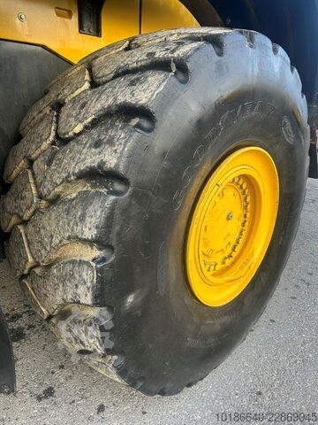 Komatsu WA500-8E0 Komatsu WA500-8E0
