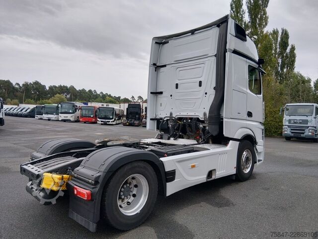 Standard tractor unit Mercedes-Benz Actros 1851 LS Giga Leder