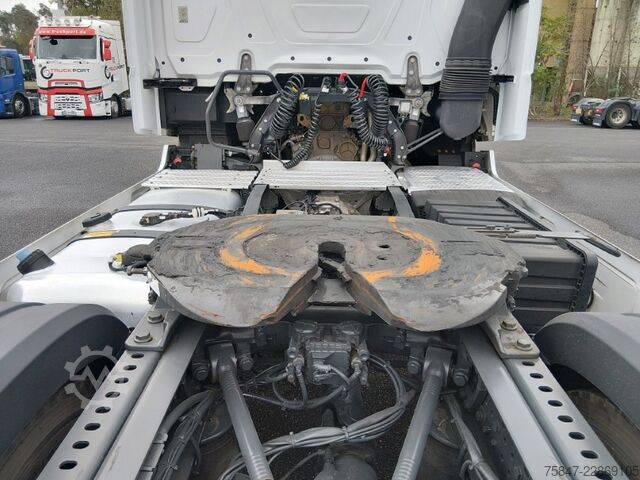 Standard tractor unit Mercedes-Benz Actros 1851 LS Giga Leder