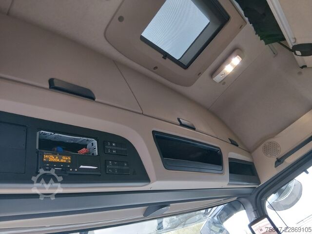 Standard tractor unit Mercedes-Benz Actros 1851 LS Giga Leder