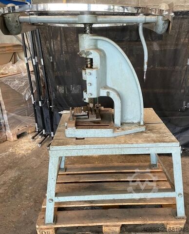 Manual spindle press  
