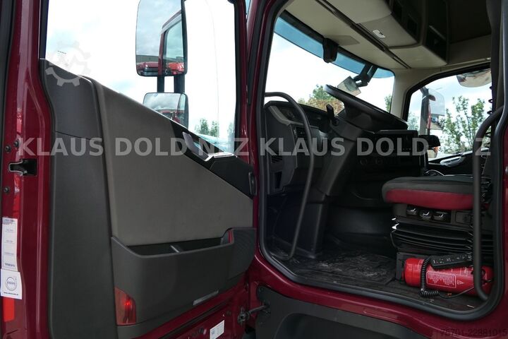 Volume tractor unit VOLVO FH 460 Globetrotter 2-Tanks Euro 6