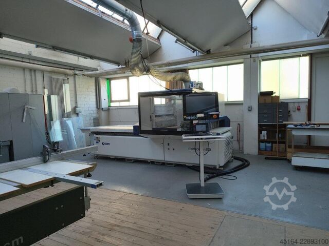 CNC machining center SCM Morbidelli N100