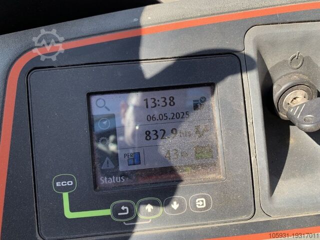 High Lift stacker Linde D12S