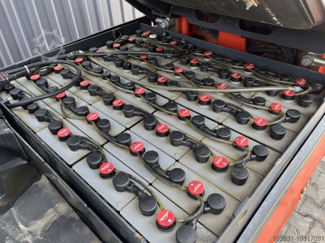 Electric 4-wheel forklift Linde E25HL-01/600