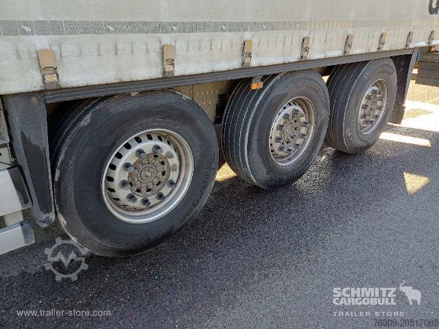 Auflieger mit Pritsche & Plane Schmitz Cargobull Curtainsider Standard Getränke
