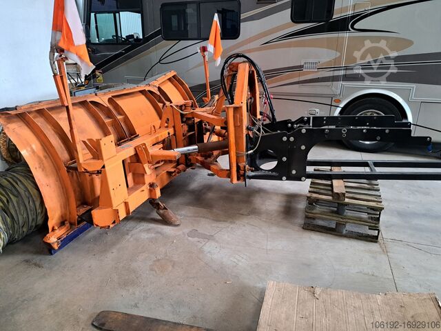 Schneepflug für BELARUS MTS 952  Beilhack