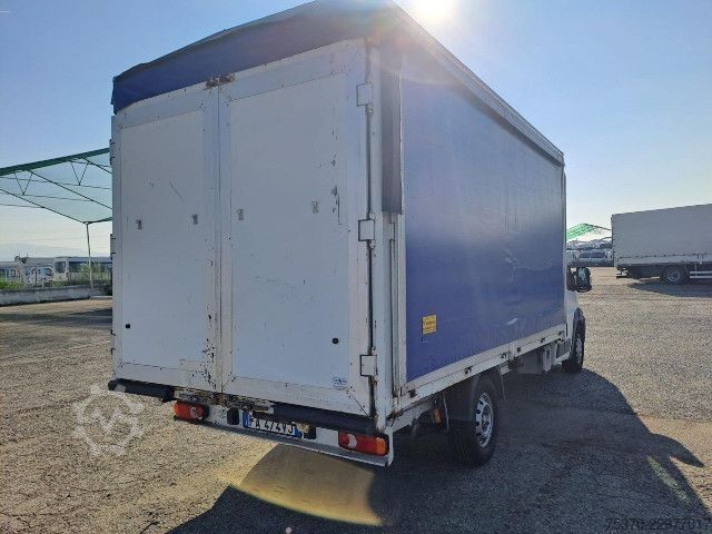 Sonderausbau-Transporter Peugeot BOXER