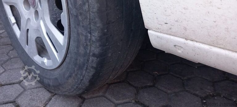 Compact van FIAT Doblo 5 posti -  CAMBIO GUASTO