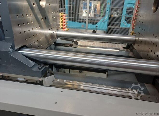 Injection molding machine Sumitomo DEMAG IntElect 2  350/830-2200 mit Roboter-Sys
