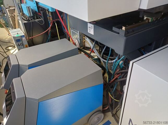 Injection molding machine Sumitomo DEMAG IntElect 2  350/830-2200 mit Roboter-Sys