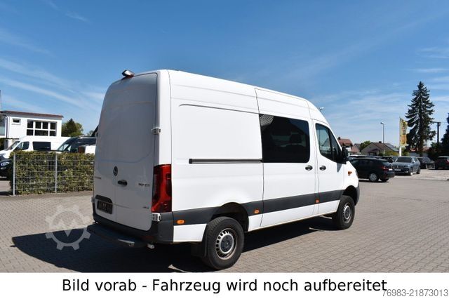 High top van MERCEDES-BENZ Sprinter 316 CDI 4x4 7 G-Tronic Mixto L2H2 Navi
