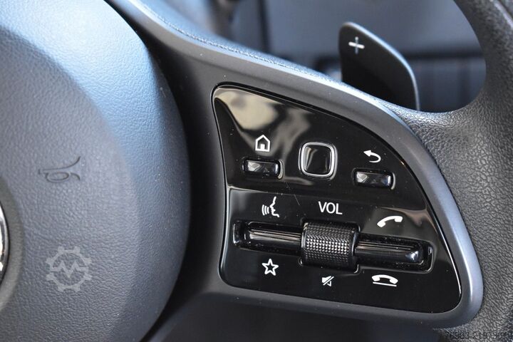 High top van MERCEDES-BENZ Sprinter 316 CDI 4x4 7 G-Tronic Mixto L2H2 Navi