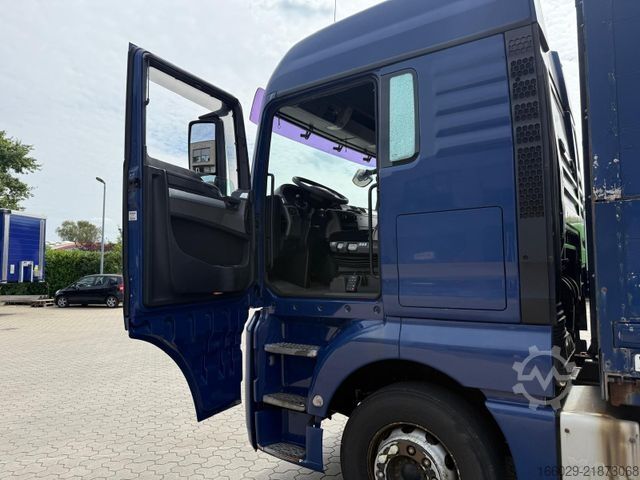 Truck chassis MAN TGA  Schwenkwand-Getränkeaufbau incl. Anhänger