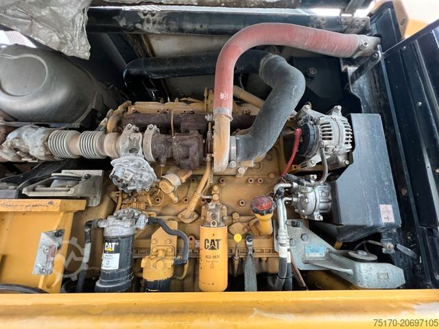 Mobile excavator CATERPILLAR MH3024 / MH 3024 / Greifer / 2018 / 10.735h