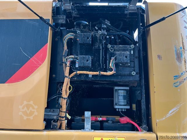 Mobile excavator CATERPILLAR MH3024 / MH 3024 / Greifer / 2018 / 10.735h