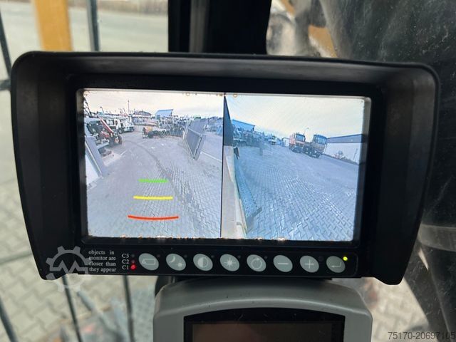 Mobile excavator CATERPILLAR MH3024 / MH 3024 / Greifer / 2018 / 10.735h