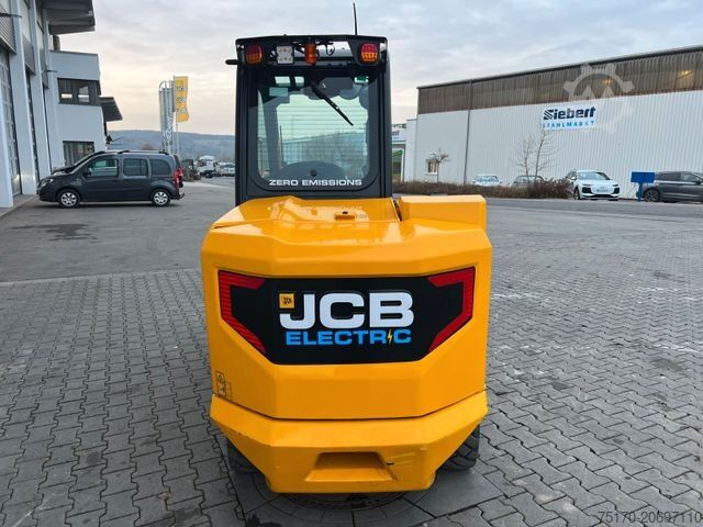 Teleskoparmstapler JCB TLT 35-22E Teletruck / nur 131h! / 2022 / SS