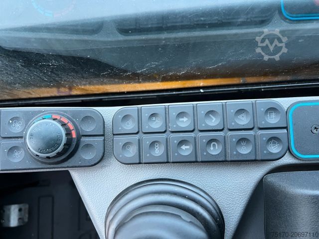 Teleskoparmstapler JCB TLT 35-22E Teletruck / nur 131h! / 2022 / SS