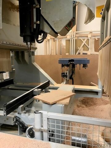 5-Achs-CNC-Bearbeitungszentrum Maka PE 75