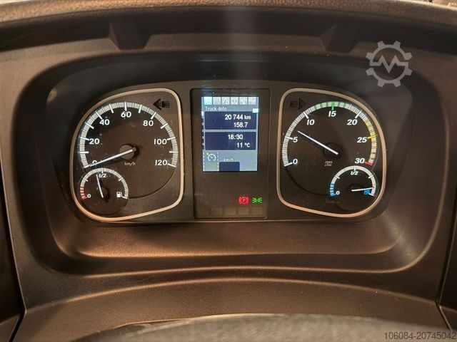 Tipper van MERCEDES-BENZ Atego 818 Meiller 3 Seiten Kipper 2xAHK Kipphydr