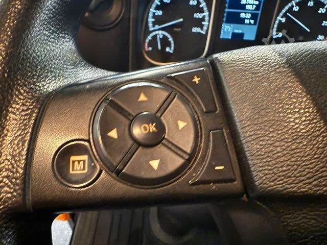 Tipper van MERCEDES-BENZ Atego 818 Meiller 3 Seiten Kipper 2xAHK Kipphydr