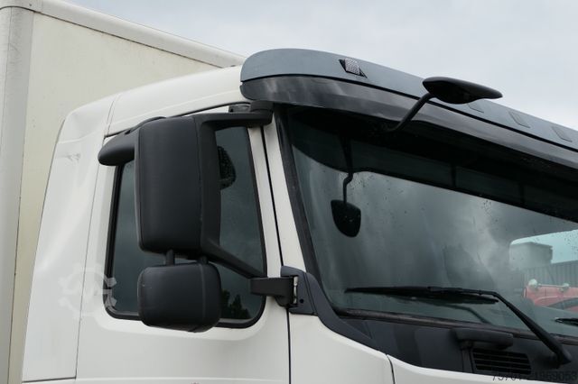 Flatbed truck with tarp VOLVO FM9-260 Koffer Blatt/Luft alte Tacho LBW