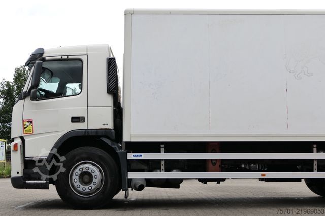 Flatbed truck with tarp VOLVO FM9-260 Koffer Blatt/Luft alte Tacho LBW