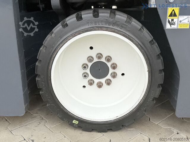 Vierwegestapler Combilift CB2500 DUPLEX 4100 DIESEL FREE-LIFT