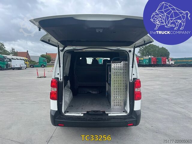 Panel van Opel Vivaro 2.0 CDTI DUBBELE CABINE - 5 ZITPLAATSEN