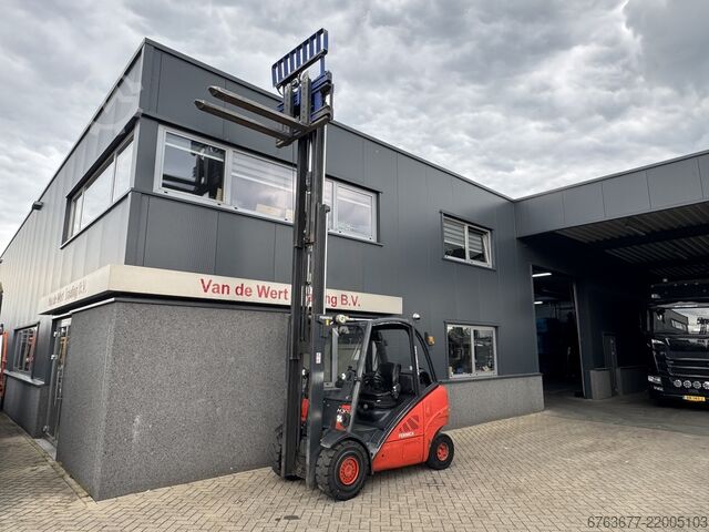 Linde H30T-01 Triplex 460 Freelift / Sideshift / Fork positioner / Fork extension LPG 2011 LINDE H30T-01 Triplo 460 Freelift / Sideshift / Vorkversteller / Vorkverlenging LPG 2011