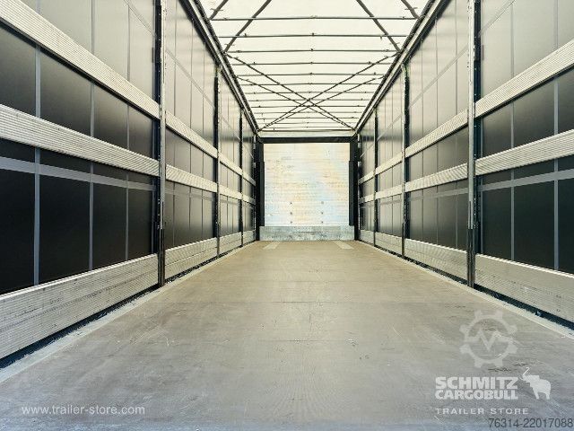 Auflieger mit Pritsche & Plane Schmitz Cargobull Curtainsider Standard Getränke