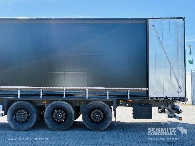 Auflieger mit Pritsche & Plane Schmitz Cargobull Curtainsider Standard Getränke