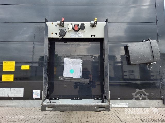 Auflieger mit Pritsche & Plane Schmitz Cargobull Curtainsider Standard Getränke