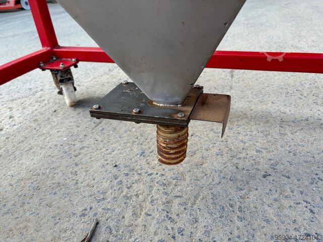 Stainless Steel Hoppers x 4 Stainless Steel Hoppers x 4