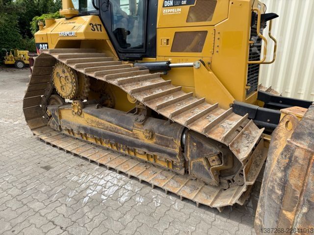 Road roller CATERPILLAR D6N LGP  System One/Klappschild/Deutsche Maschin
