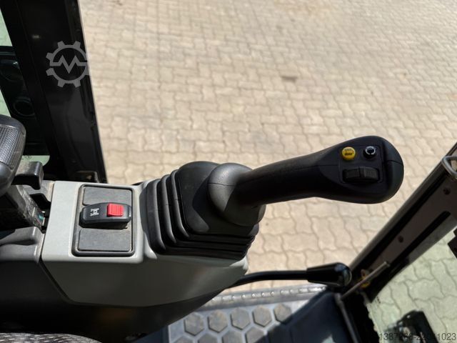 Mini excavator CATERPILLAR 302 CR / Powertilt / Deutsche Maschine