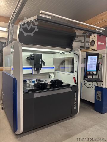 Vertikales Bearbeitungszentrum Datron M8Cube