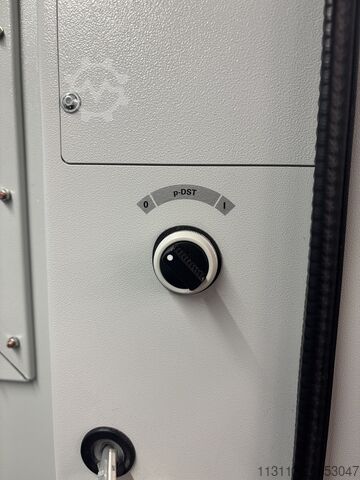 Vertikales Bearbeitungszentrum Datron M8Cube