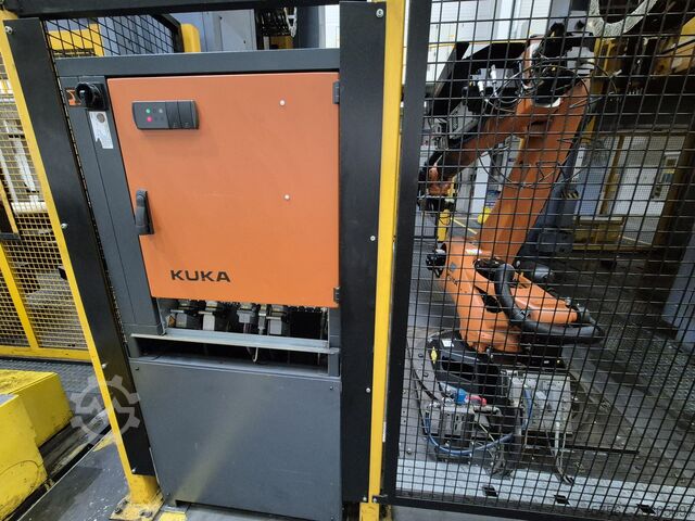 5 Stück Industrieroboter KUKA KR100 R 3500 press