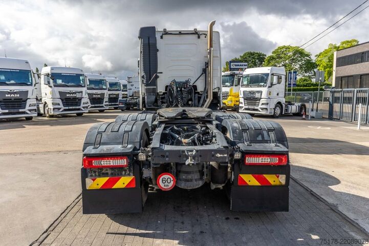 Standard tractor VOLVO FH 500 -6X4