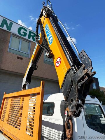 Truck with fixed flatbed Mitsubishi Canter 3C15