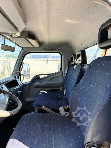 Truck with fixed flatbed Mitsubishi Canter 3C15