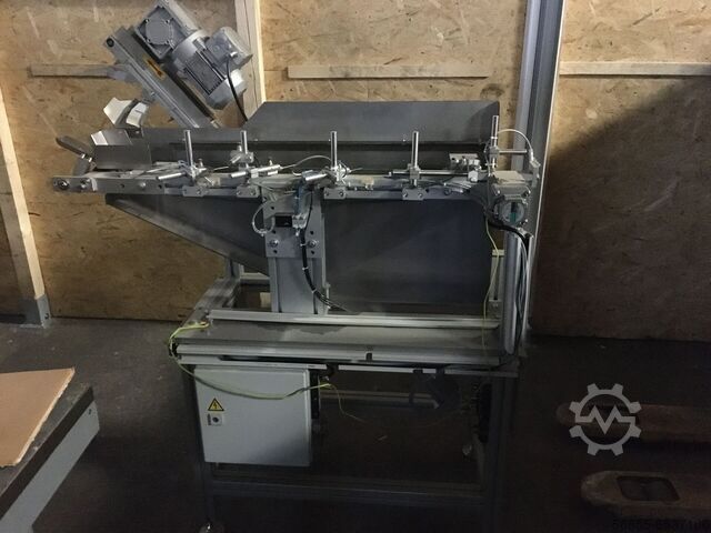 Förder Sortieranlage für kleine Bürsten Das Frölich Band Förderanlage mit Steigförderband