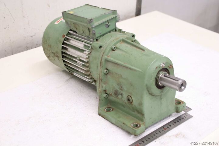 Geared motor 1.5 kW 70 rpm Lenze 12.622.12.1  90L/4-H-TH-BR-