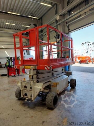 Scissor lift Holland Lift Y-83EL16
