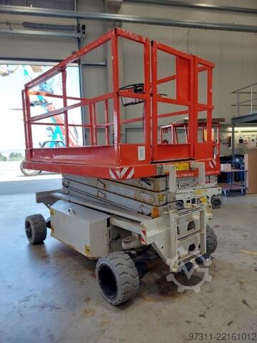 Scissor lift Holland Lift Y-83EL16