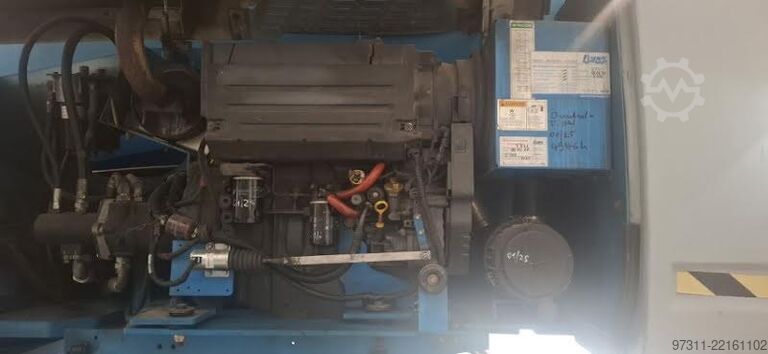 Telescopic boom lift Genie S-125
