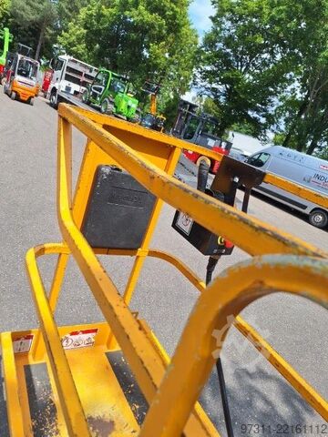 Scissor lift Haulotte COMPACT 8