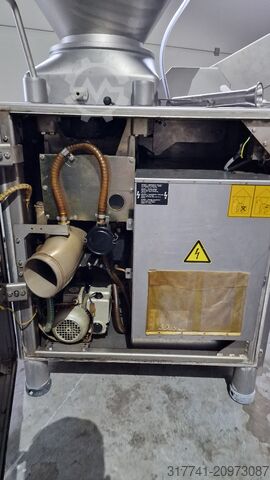 Stuffing machine Handtmann VF612